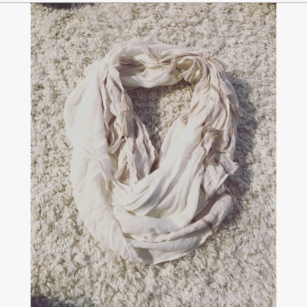 Scarf (white/ brown/ silver)